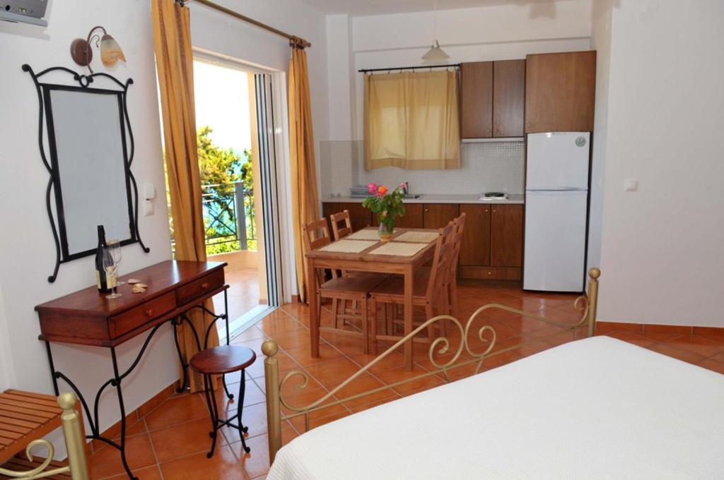 Appartamento Kasimis Kyparissia Esterno foto